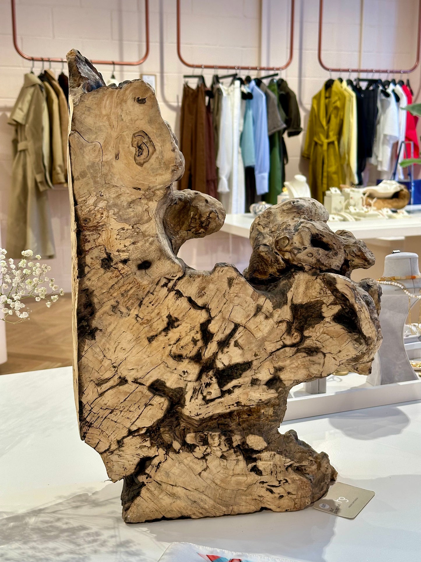 Organic toned centre piece