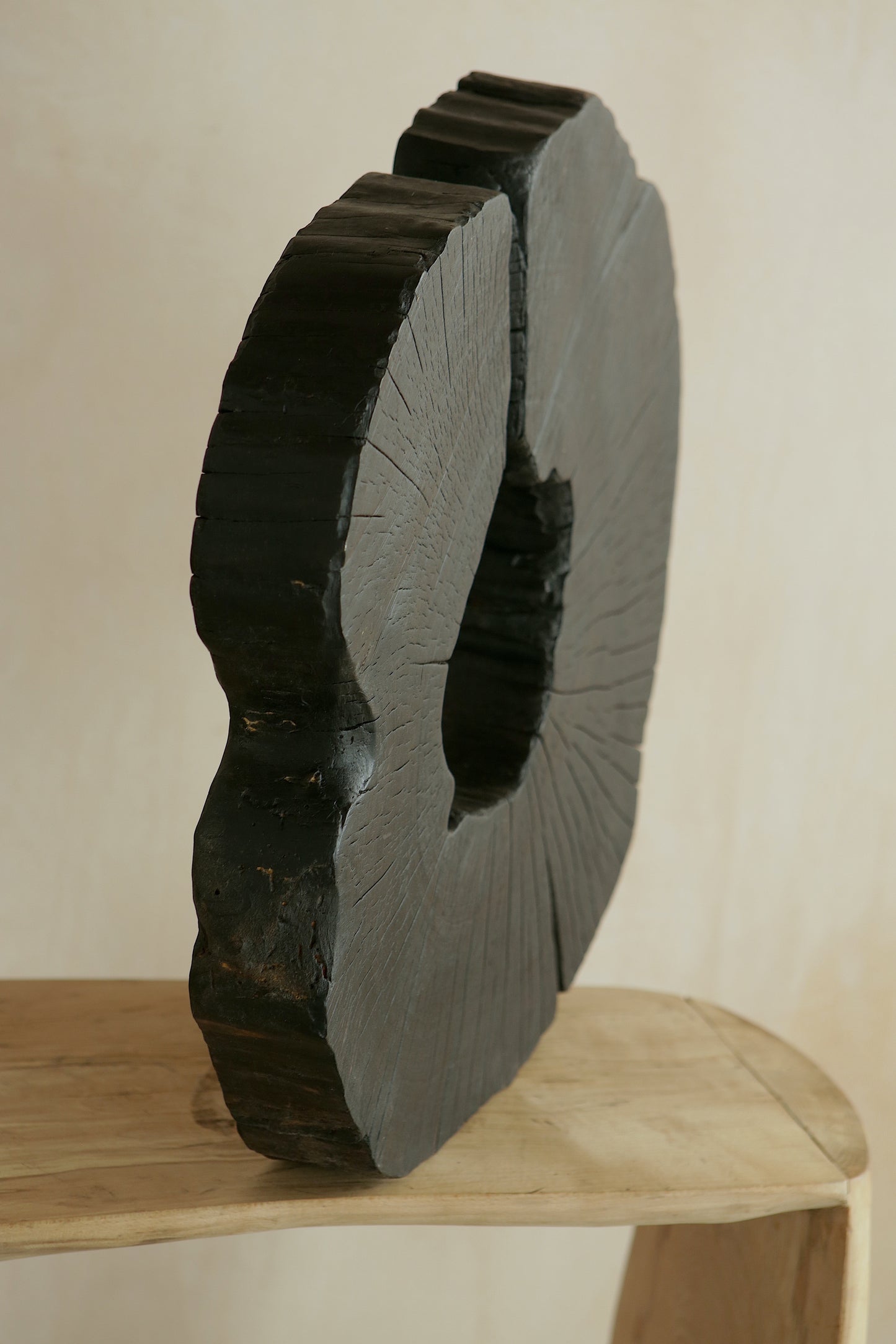 Black Hoola Centre Piece