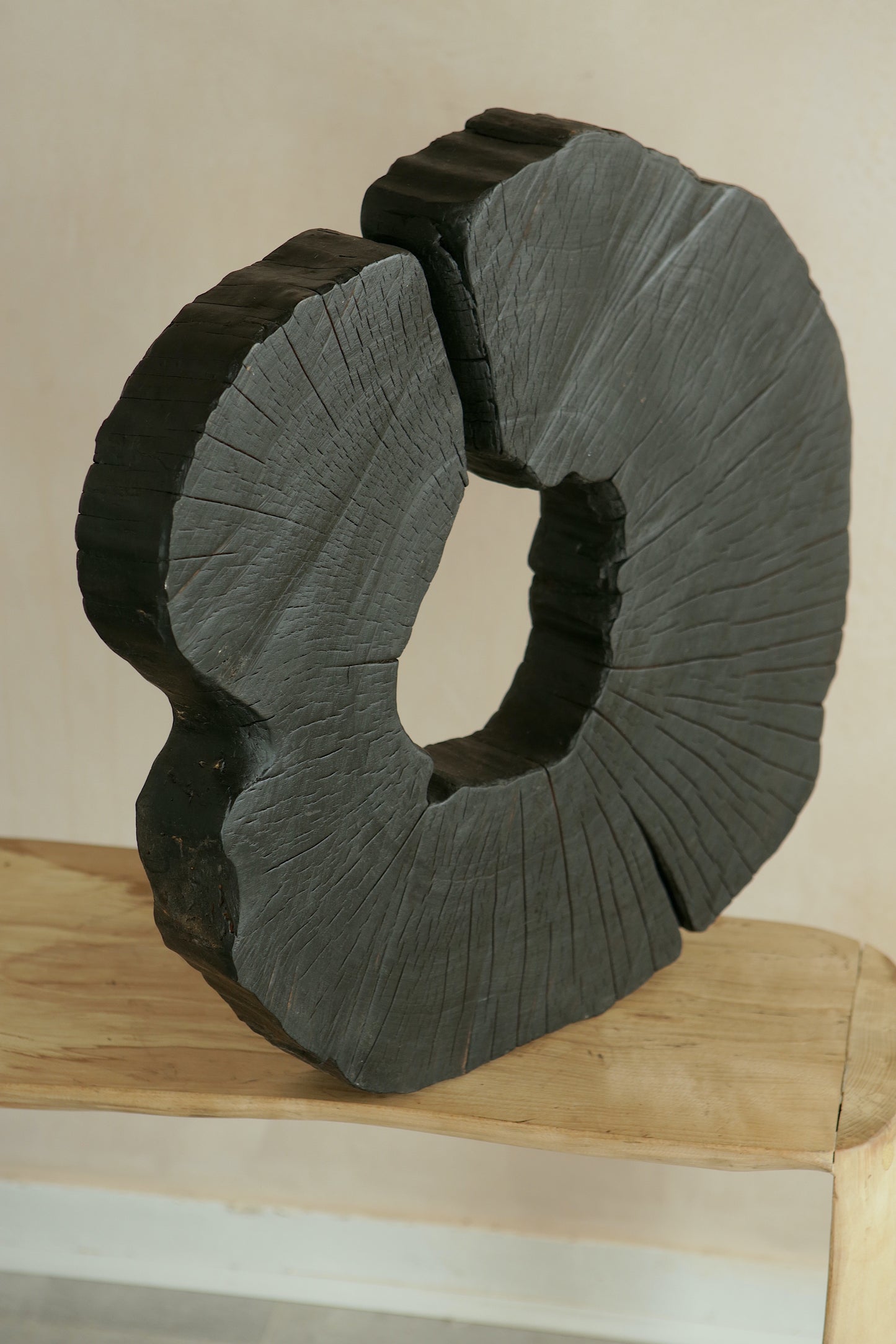 Black Hoola Centre Piece