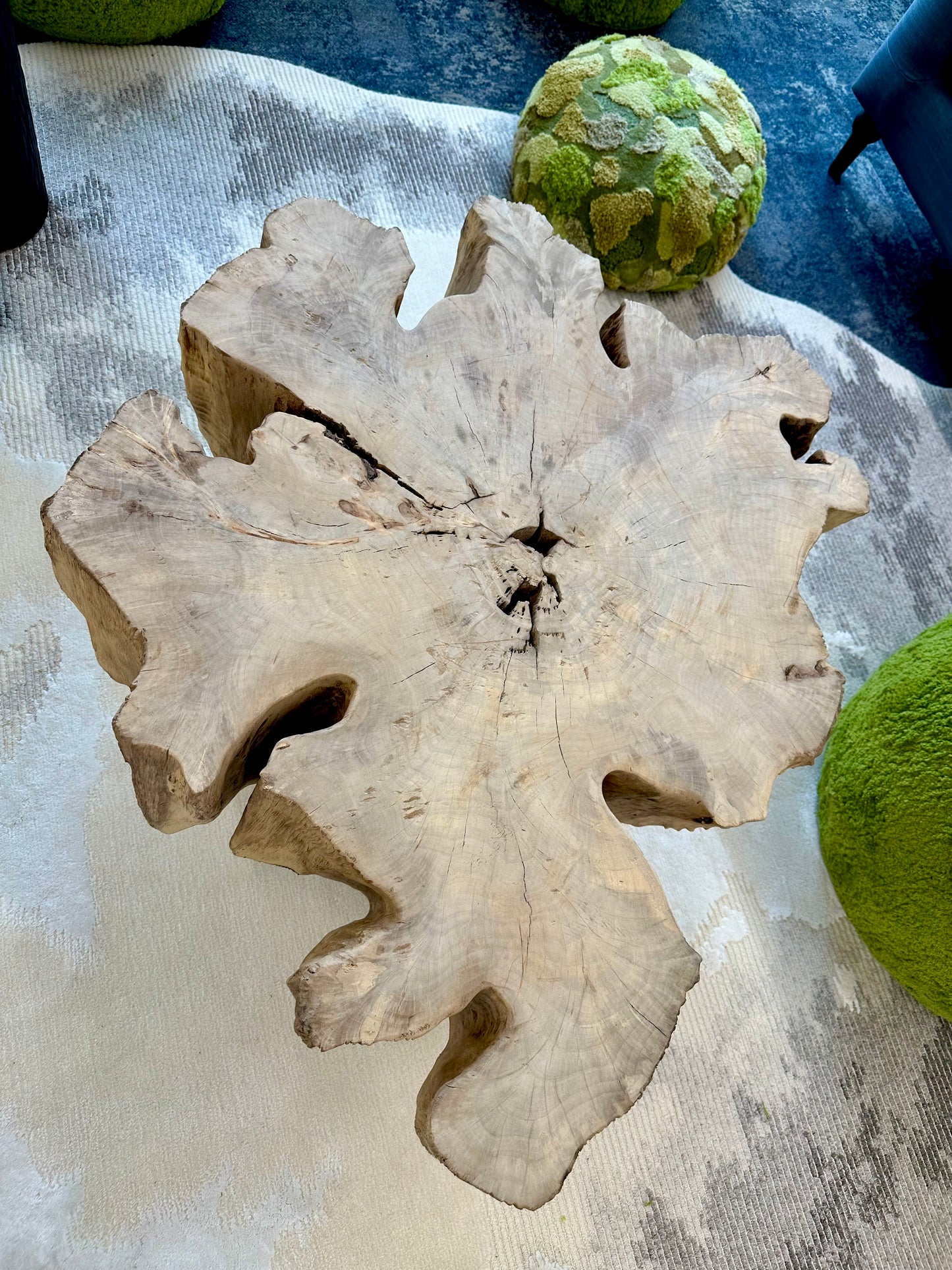 Wild blossom coffee table