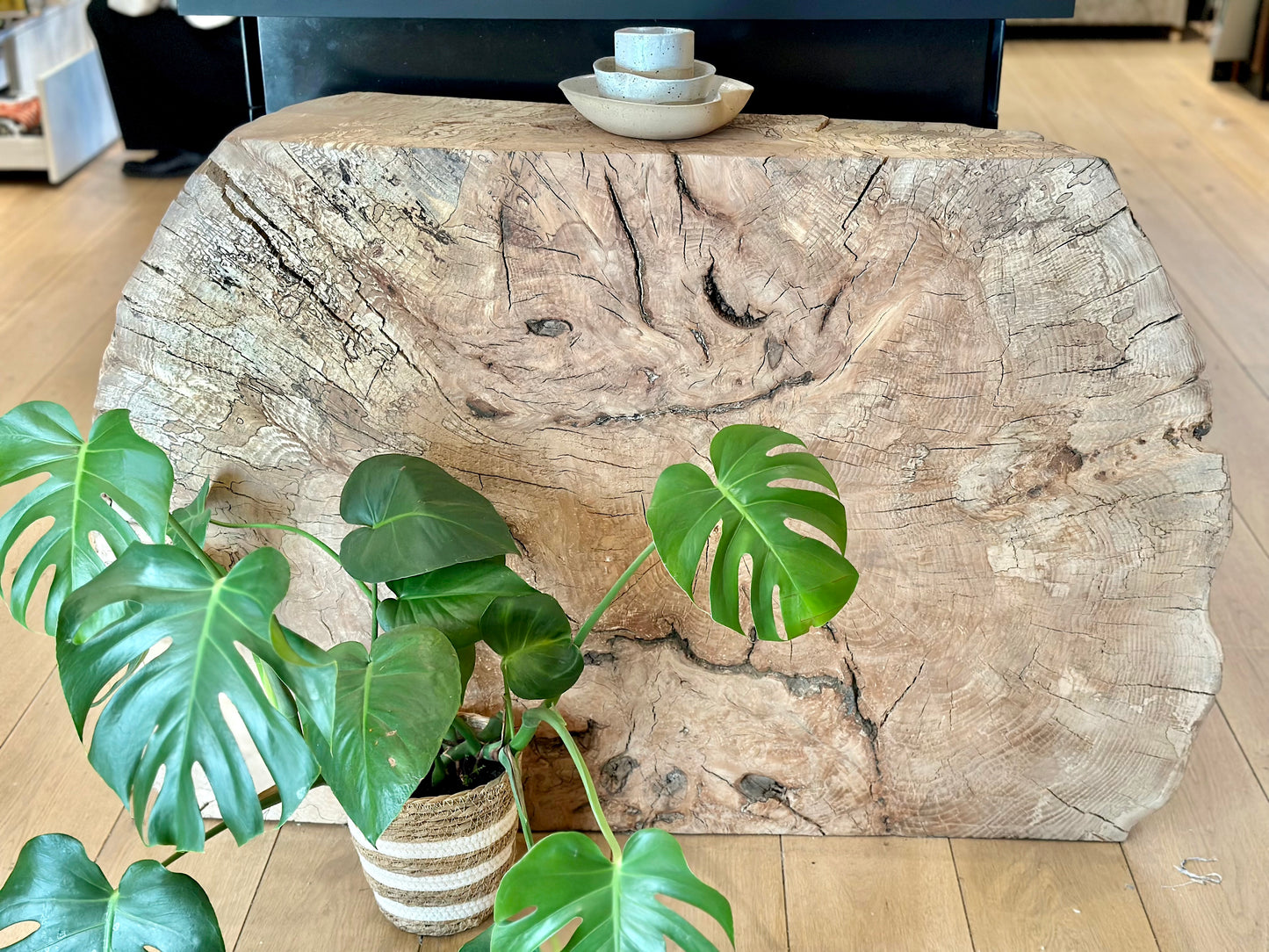 Spalted round console