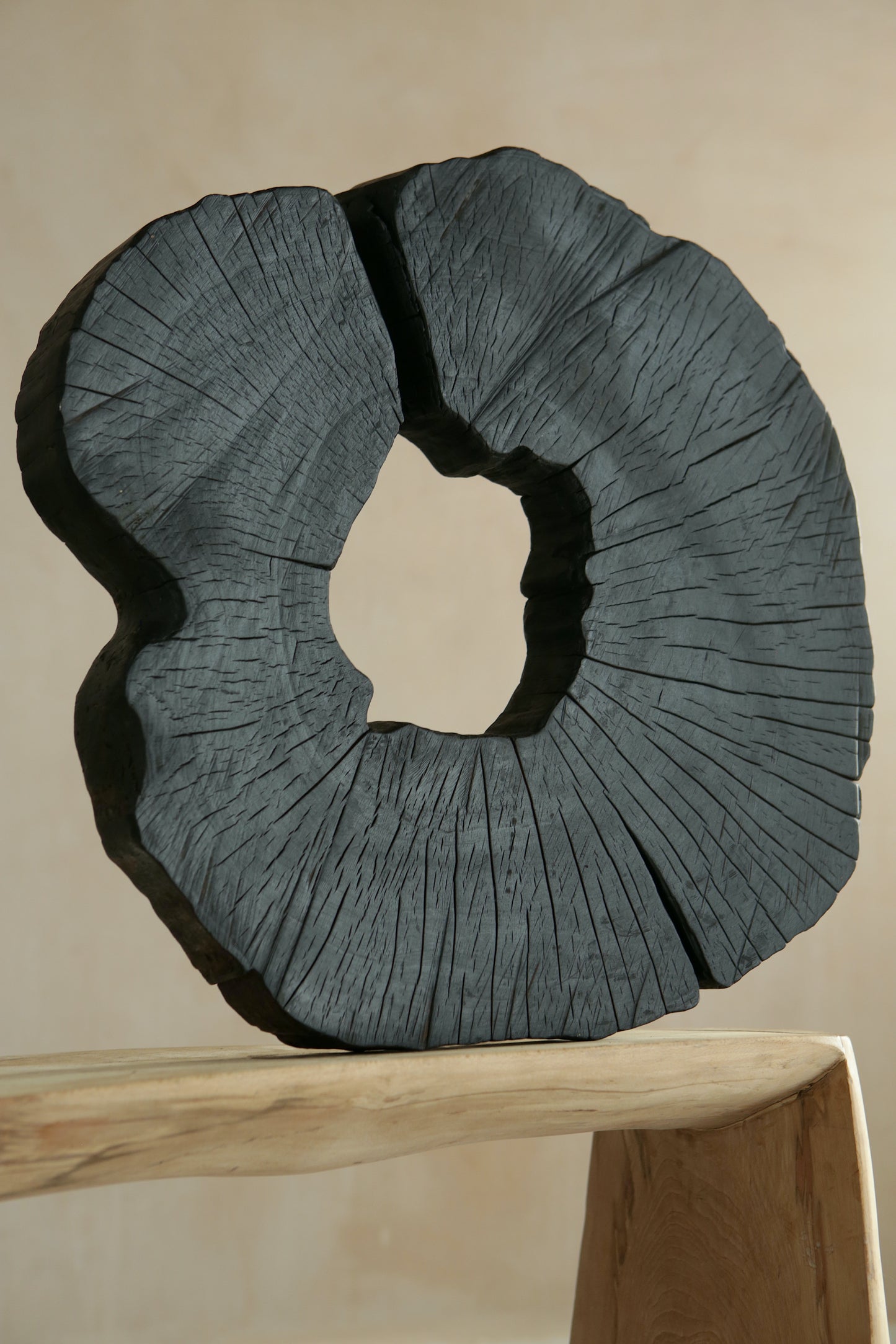 Black Hoola Centre Piece
